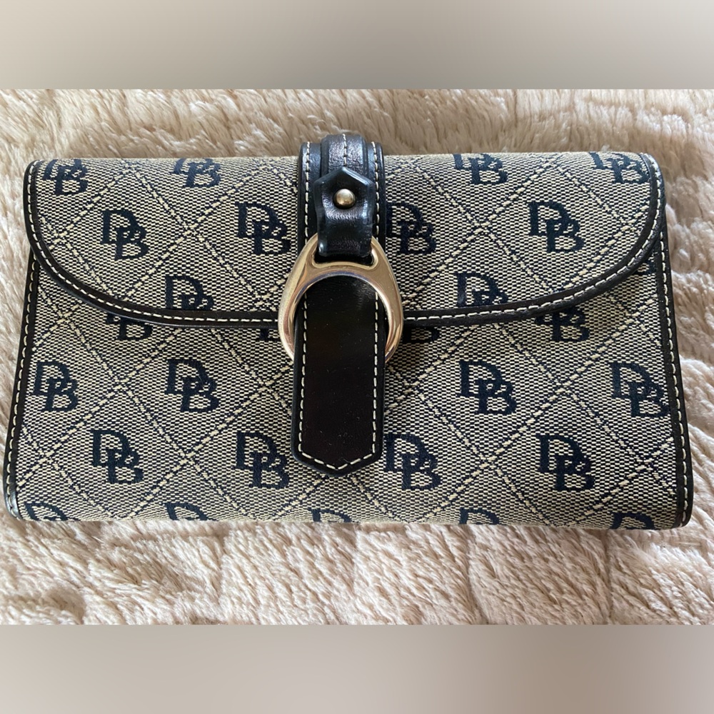 Dooney & Burke large wallet